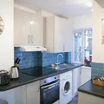 The Addenbrookes Suite, Peymans